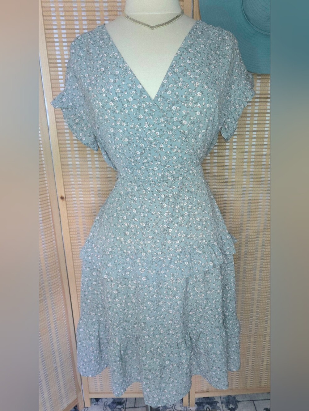 Romantic Blue Ruffled Fluttersleeve Floral Dress NWOT, Monteau Los Angeles - Picture 1 of 7